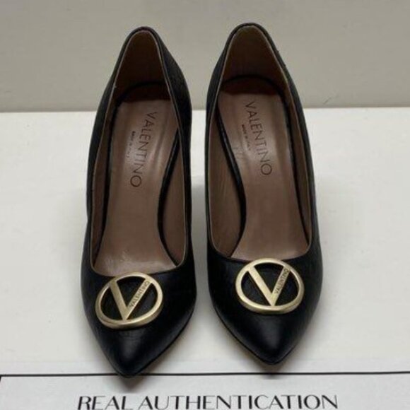 Mario Valentino Shoes - Mario Valentino Black Embossed Leather Pointed-Toe Pumps | Size 7 | Authentic